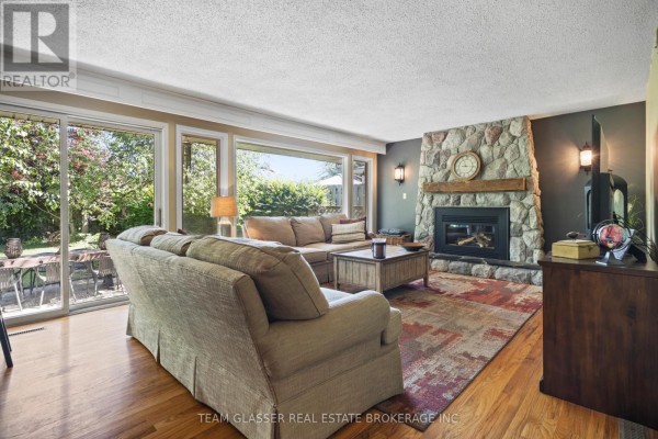 Family room - 20 Parkview Drive, St  Thomas, ON N5R4B6 Photo 4