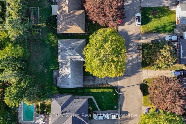 20 Pinecrest Avenue, Cambridge, ON N1R2Y8 Photo 4