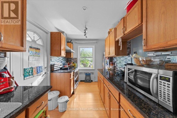 Dining room - 20 Primrose Avenue, Ottawa, ON K1R6L6 Photo 5