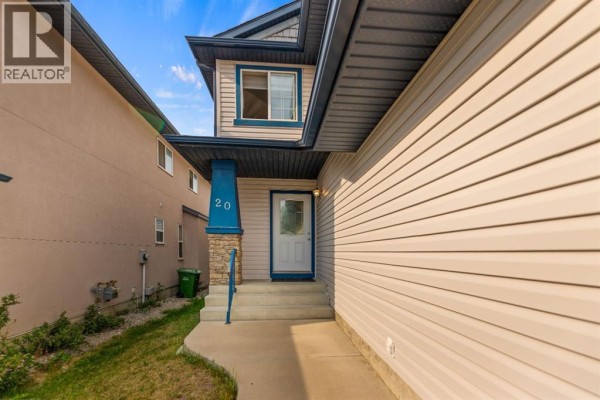 Bedroom - 20 Saddlecrest Terrace Ne, Calgary, AB T3J5L4 Photo 2