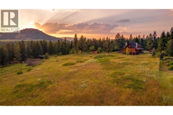 20 Valeview Road, Lumby, BC, photo 2