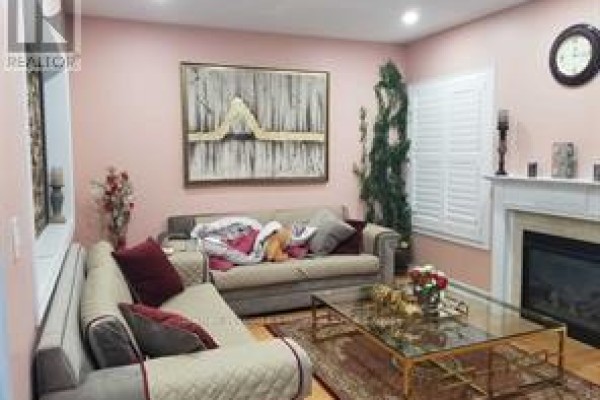 Living room - 20 Washburn Road, Brampton, ON L6P3V7 Photo 5