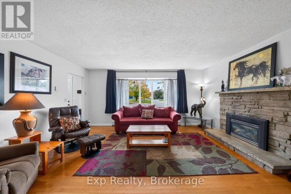 20 Westmount Court, Quinte West, ON K8V5T8 Photo 3