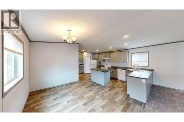4pc Ensuite bath - 20 Wilderness Heights Drive, Elkford, BC V0B1H0 Photo 5