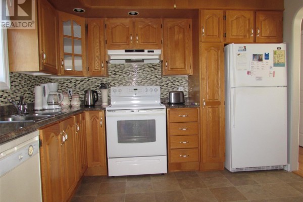 Bath (# pieces 1-6) - 20 Windsor Street, Corner Brook, NL A2H6S2 Photo 5