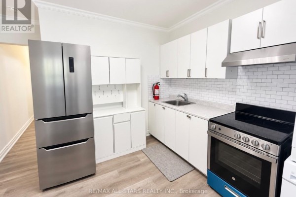 200 - 1918a Queen Street E, Toronto, ON M4L1H5 Photo 2