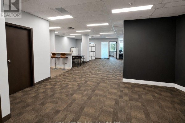 200 - 2233 Argentia Road, Mississauga, ON L5N2X7 Photo 3