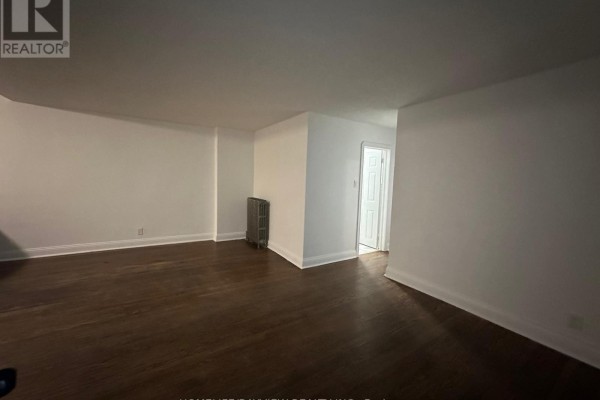 200 - 2597 Eglinton Avenue W, Toronto, ON M6M1T3 Photo 2