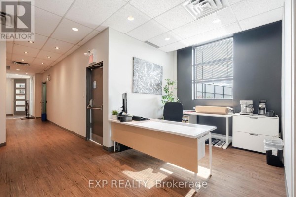 200 - 424 Catherine Street, Ottawa, ON K1R5T8 Photo 4