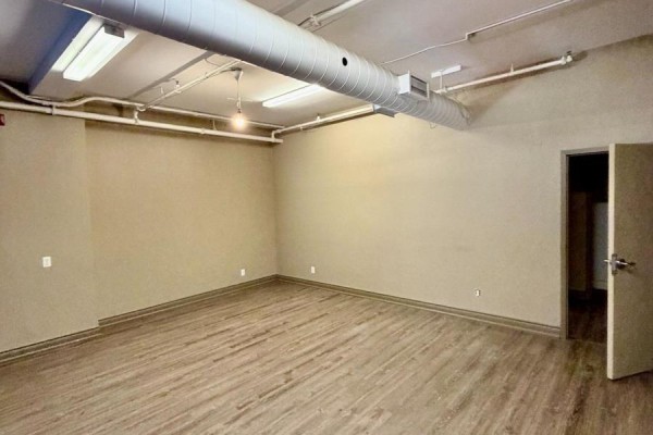 200 - 69 Queen Street E, Toronto, ON M5C1R8 Photo 4