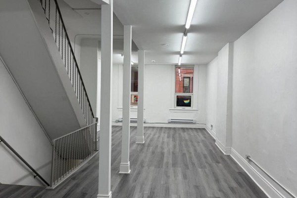 200 And 300 - 542 Yonge Street, Toronto, ON, photo 2
