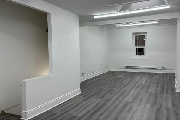 200 And 300 - 542 Yonge Street, Toronto, ON, photo 3