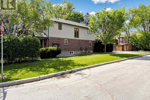 200 Burndale Avenue, Toronto, ON, photo 2