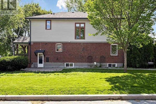 200 Burndale Avenue, Toronto, ON, photo 3