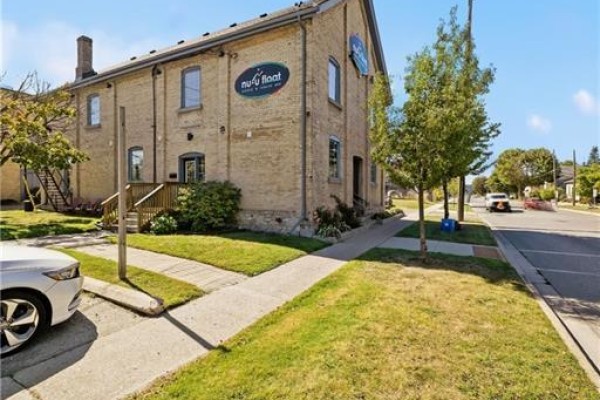 200 Grand River Avenue, Brantford, ON, photo 2