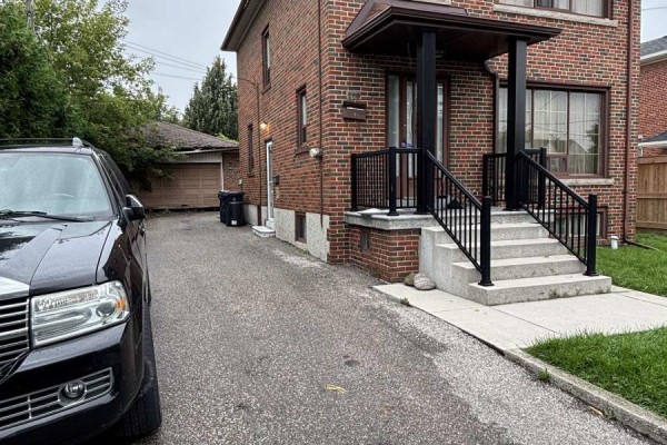 200 Locksley Avenue, Toronto, ON, photo 3