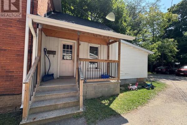 200 Talbot Street E, Aylmer, ON N5H1H7 Photo 2