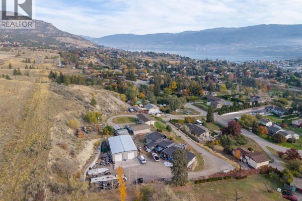 Dining nook - 200 West Bench Drive, Penticton, BC V2A8X8 Photo 2