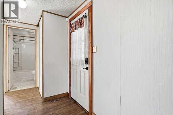Bedroom - 2000, 21st Ave, Bowden, AB T0M0K0 Photo 3