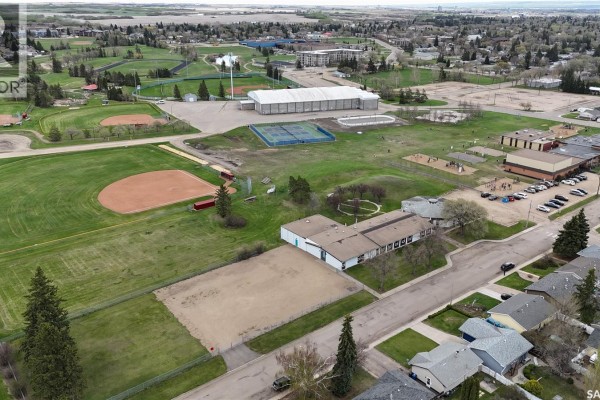 2022 102nd Street, North Battleford, SK S9A1H8 Photo 5