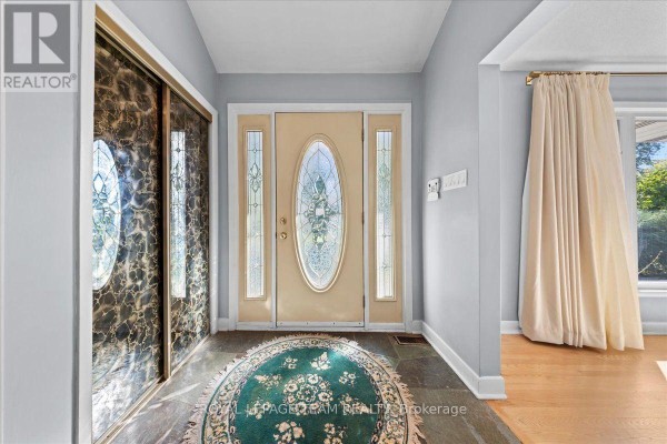 2000 Norway Crescent, Ottawa, ON K1H5N7 Photo 4