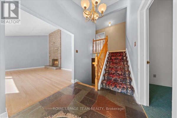 2000 Norway Crescent, Ottawa, ON K1H5N7 Photo 5