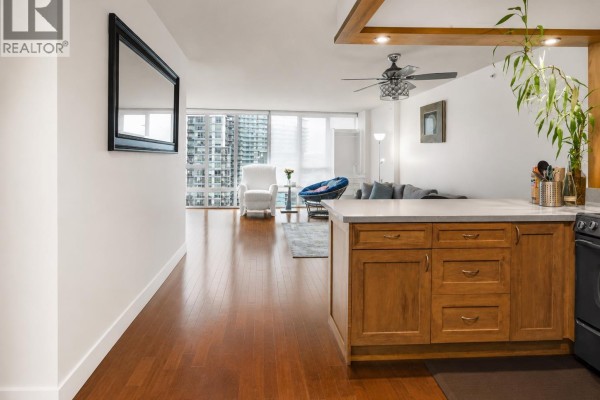 2001 950 Cambie Street, Vancouver, BC V6B5X5 Photo 2