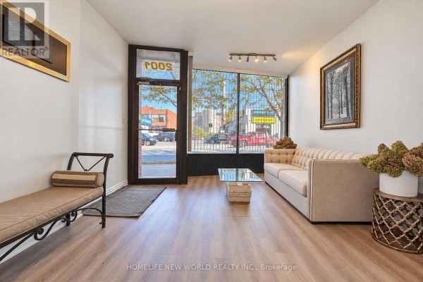 2001 Dundas Street W, Toronto, ON M6R1W7 Photo 4