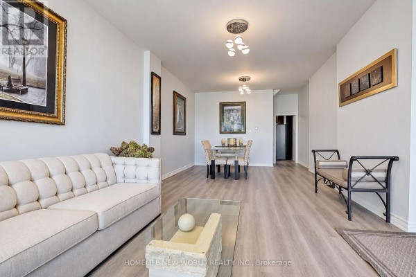 2001 Dundas Street W, Toronto, ON M6R1W7 Photo 5