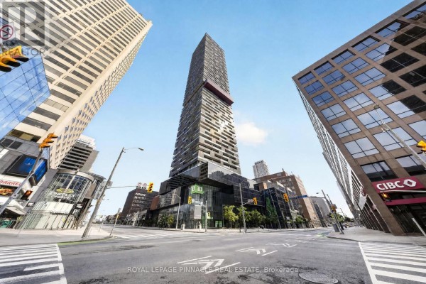 2002 - 8 Eglinton Avenue E, Toronto, ON, photo 2