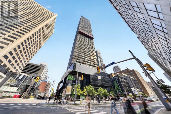 2002 - 8 Eglinton Avenue E, Toronto, ON, photo 3