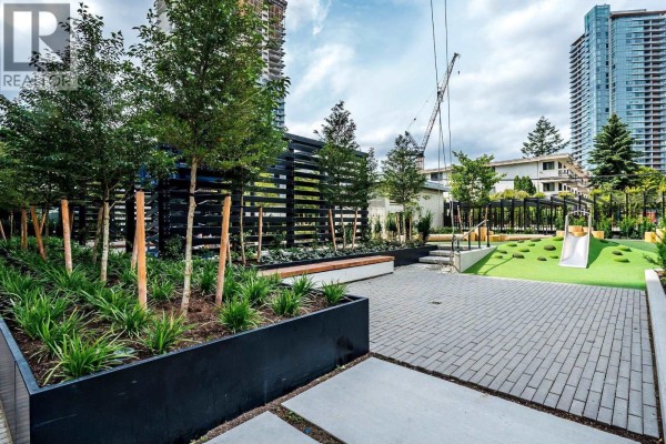 2002 5987 Wilson Avenue, Burnaby, BC V5H0L7 Photo 5
