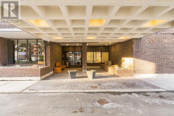 2003 - 71 Somerset Street W, Ottawa, ON, photo 2