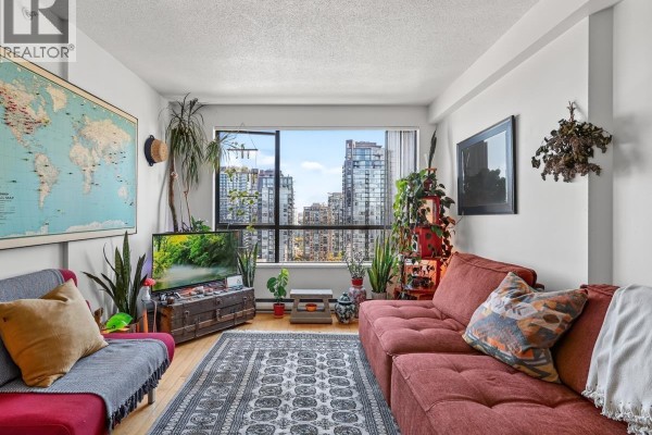 2004 1189 Howe Street, Vancouver, BC V6Z2X4 Photo 2