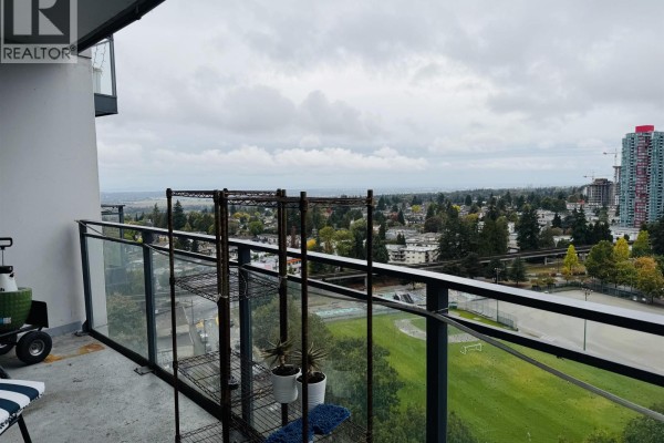 2004 4900 Lennox Lane, Burnaby, BC V5H0G9 Photo 4