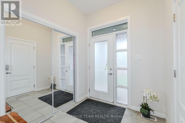 2004 Caltra Crescent, Ottawa, ON K2J6V4 Photo 2