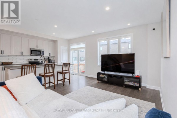 2004 Caltra Crescent, Ottawa, ON K2J6V4 Photo 5