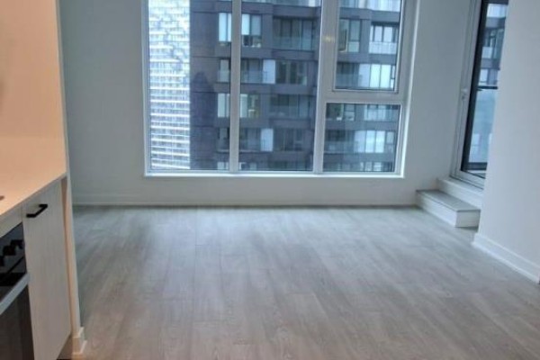 2005 - 1 Quarrington Lane, Toronto, ON M3C0S4 Photo 4