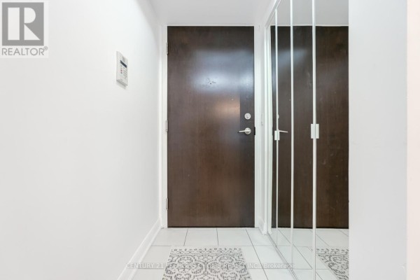 2005 - 215 Sherway Gardens Road, Toronto, ON, photo 3