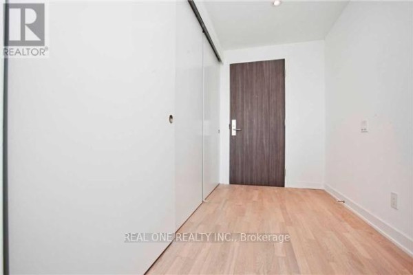 Living room - 2006 - 185 Roehampton Avenue, Toronto, ON M4P0C6 Photo 3