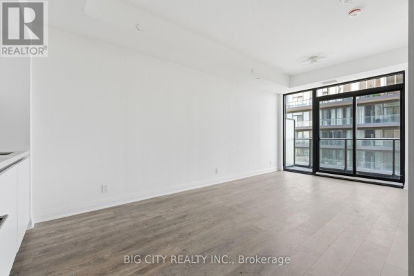 Living room - 2006 - 25 Frederick Todd Way, Toronto, ON M4G0E8 Photo 3