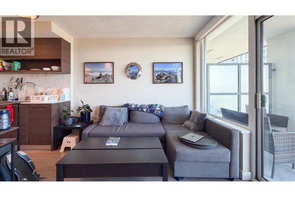 2006 570 Emerson Street, Coquitlam, BC V3J0G3 Photo 4