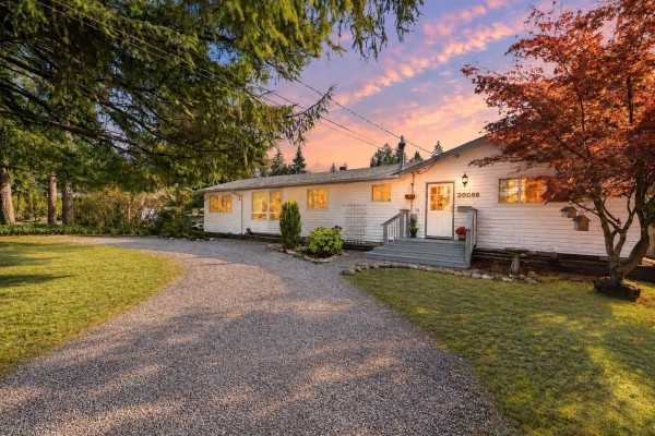 20068 42 Avenue, Langley, BC V3A3A5 Photo 2