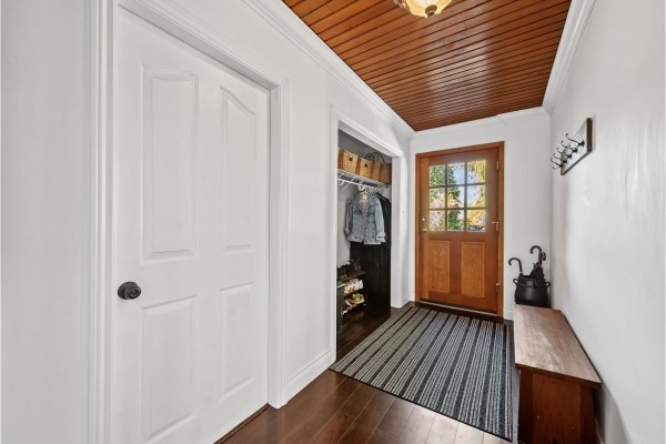 20068 42 Avenue, Langley, BC V3A3A5 Photo 4