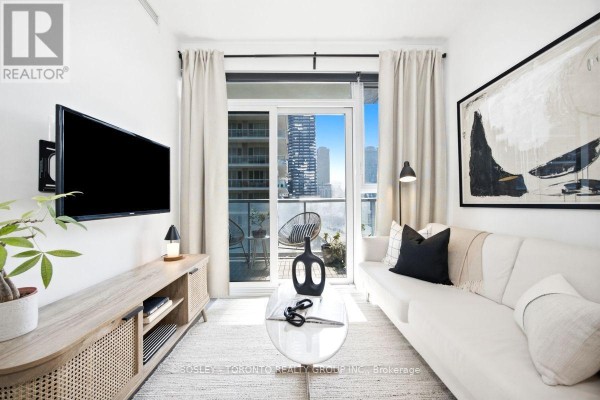 Living room - 2007 - 20 Richardson Street, Toronto, ON M5A0S6 Photo 5