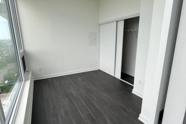 2008 - 28 Ann Street, Mississauga, ON L5G3G1 Photo 5
