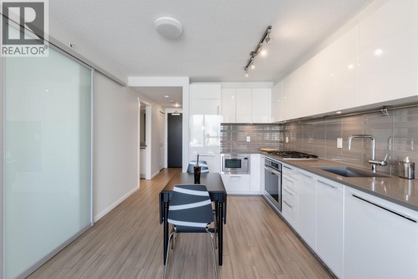 2008 6658 Dow Avenue, Burnaby, BC V5H0C7 Photo 3