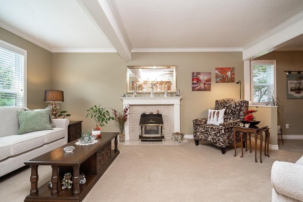 20085 50a Avenue, Langley, BC V3A7H8 Photo 5