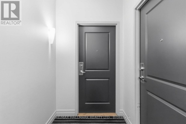 2009 - 21 Grand Magazine Street, Toronto, ON M5V1B5 Photo 4