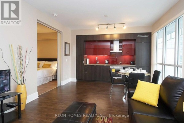 Primary Bedroom - 2009 - 300 Front Street, Toronto, ON M5V0E9 Photo 4